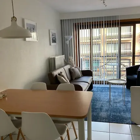 Strandstudio In Hartje Apartamento